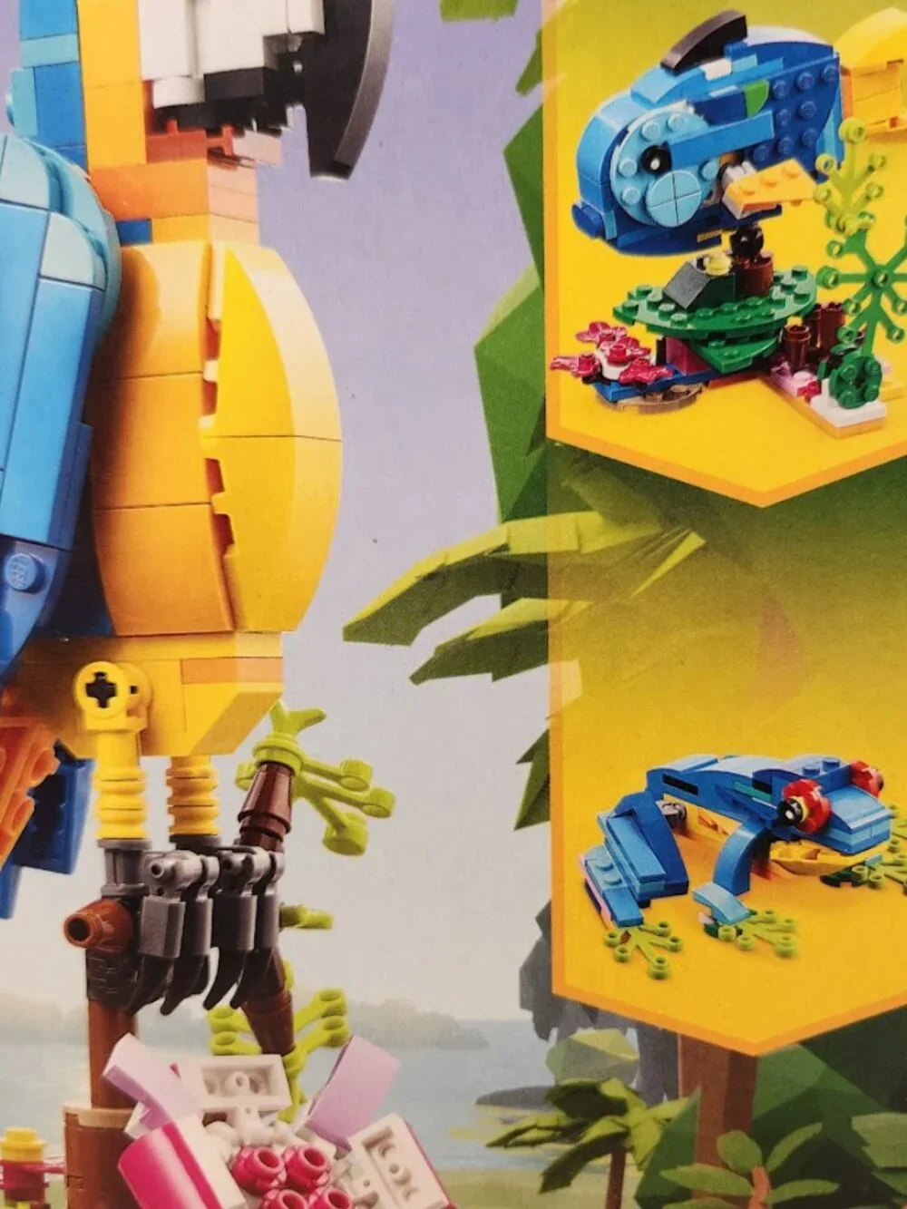 Lego Creator 3in1 Exotic Parrot Macaw Fish Frog Lego Set 253 Pieces CHRISTMAS Ma